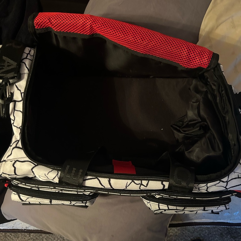 WolfPAK 30L “the ruin” duffle bag - Picture 2 of 9